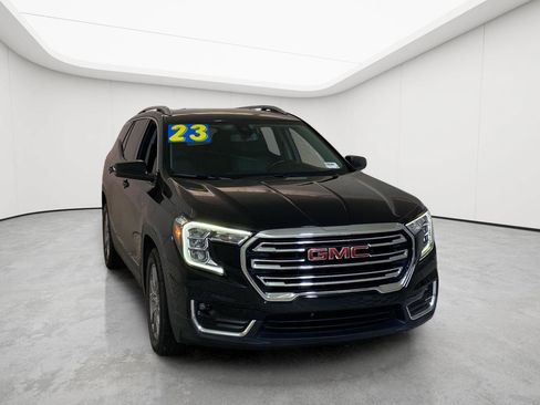 Used 2023 GMC Terrain SLT w/ LPO, Floor Liner Package FWD image 2
