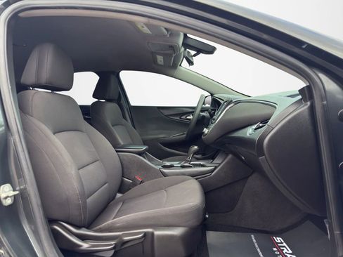 Used 2018 Chevrolet Malibu LT image 17