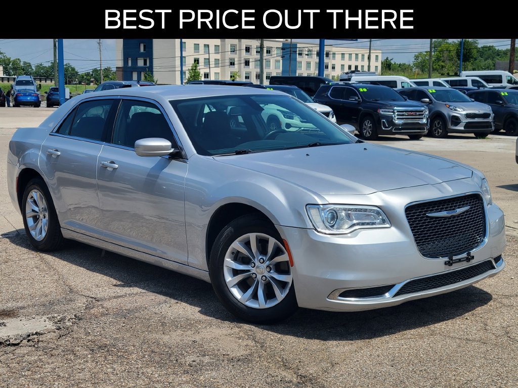 Used 2021 Chrysler 300 Touring RWD image 32