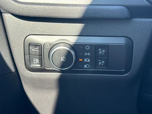 Used 2025 Ford Escape Platinum w/ Premium Technology Package image 42