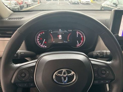Used 2024 Toyota RAV4 XLE w/ Convenience Package AWD/4WD image 8