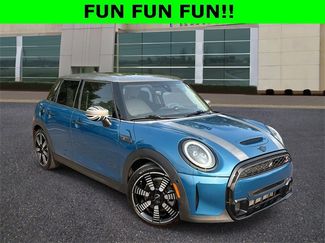 Used 2022 MINI Cooper S w/ Driver Assistance Package image 1