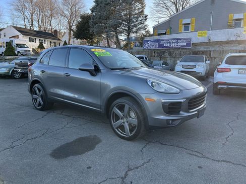 Used 2016 Porsche Cayenne S w/ Premium Package image 2
