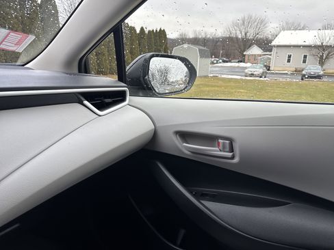 Used 2024 Toyota Corolla LE image 23