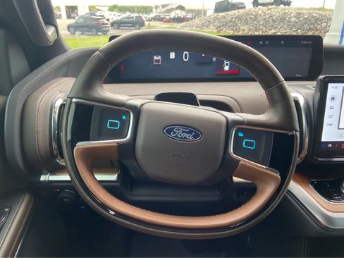 Used 2025 Ford Expedition King Ranch AWD/4WD image 20