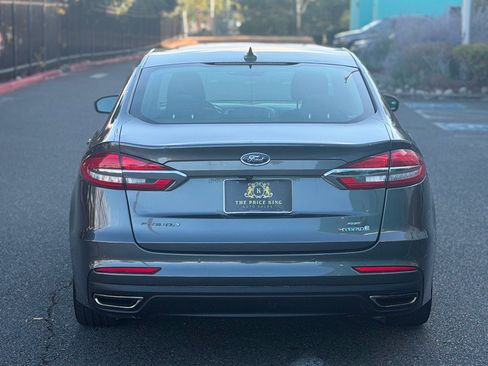 Used 2019 Ford Fusion SE FWD image 6