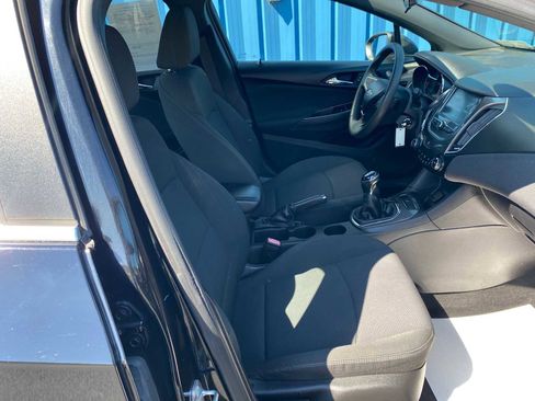 Used 2017 Chevrolet Cruze LT w/ RS Package image 23