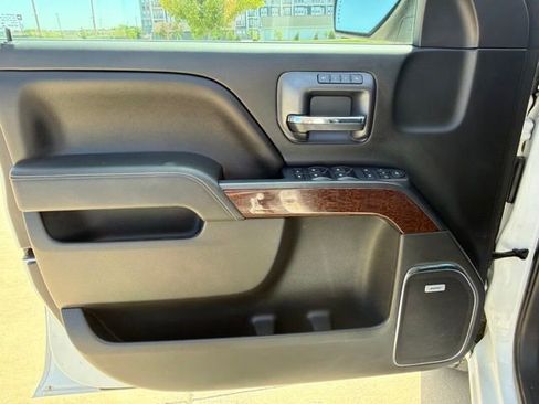 Used 2015 GMC Sierra 1500 SLT w/ SLT Preferred Package AWD/4WD image 16