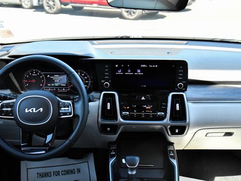 Used 2023 Kia Sorento EX FWD image 42
