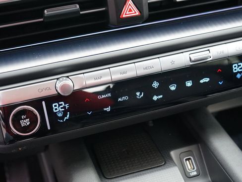 Used 2025 Hyundai Ioniq 6 SEL image 20