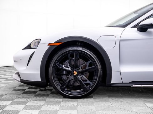 Certified 2023 Porsche Taycan 4 Cross Turismo AWD/4WD image 39