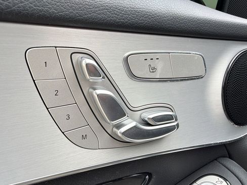 Used 2022 Mercedes-Benz GLC 300 4MATIC image 22