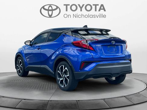Used 2020 Toyota C-HR XLE FWD image 3