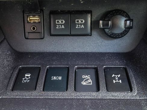 Used 2017 Toyota Highlander Limited AWD/4WD image 12