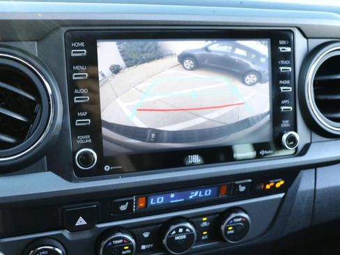 Used 2020 Toyota Tacoma TRD Off-Road w/ TRD Premium Off Road Package AWD/4WD image 27