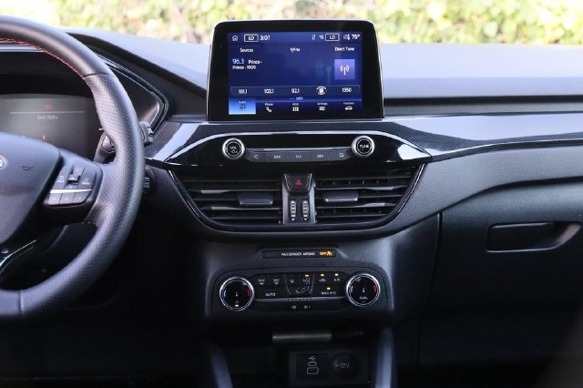 Used 2025 Ford Escape ST-Line AWD/4WD image 25