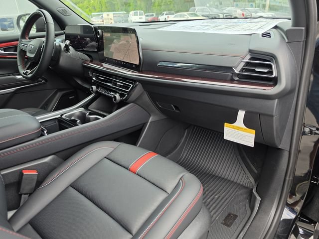 New 2026 Chevrolet Traverse RS w/ LPO, Floor Liner Package FWD image 15