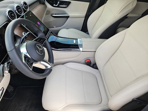 Certified 2026 Mercedes-Benz GLC 300 image 5