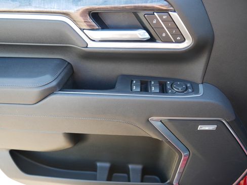 Used 2025 Chevrolet Silverado 3500 LTZ w/ LTZ Plus Package image 19