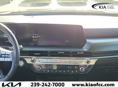 Certified 2025 Kia Telluride LX FWD image 18