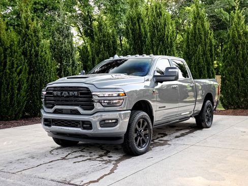 Used 2026 RAM 2500 Laramie AWD/4WD image 5