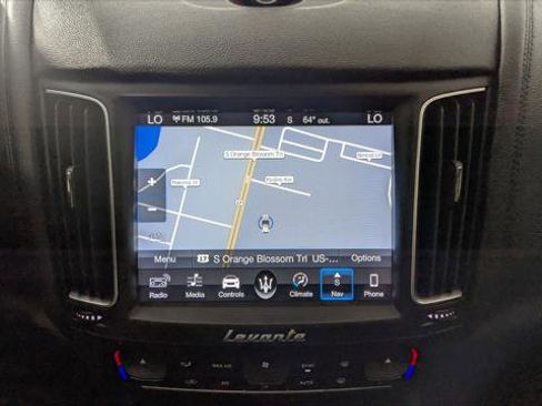 Used 2018 Maserati Levante image 31