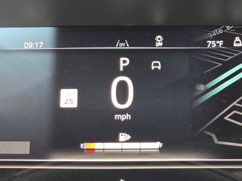 New 2025 Land Rover Range Rover SE image 25