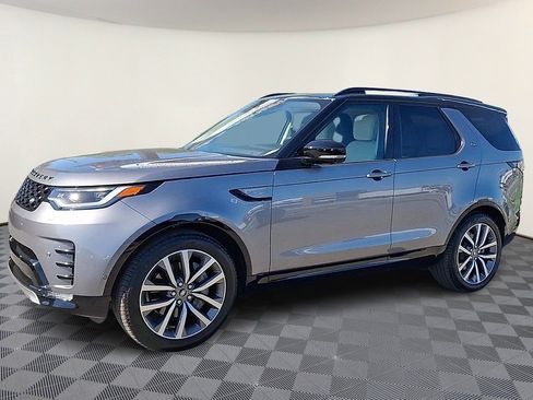 Certified 2025 Land Rover Discovery Dynamic SE AWD/4WD image 4