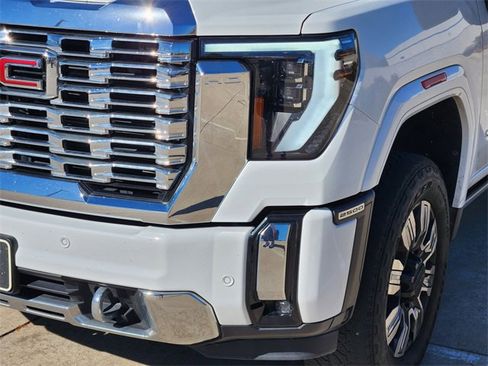 Used 2024 GMC Sierra 2500 Denali w/ Denali Reserve Package image 9
