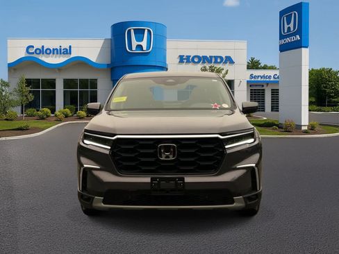 Used 2025 Honda Pilot EX-L image 9
