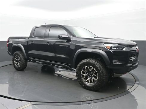 Used 2023 Chevrolet Colorado ZR2 w/ ZR2 Convenience Package III image 7