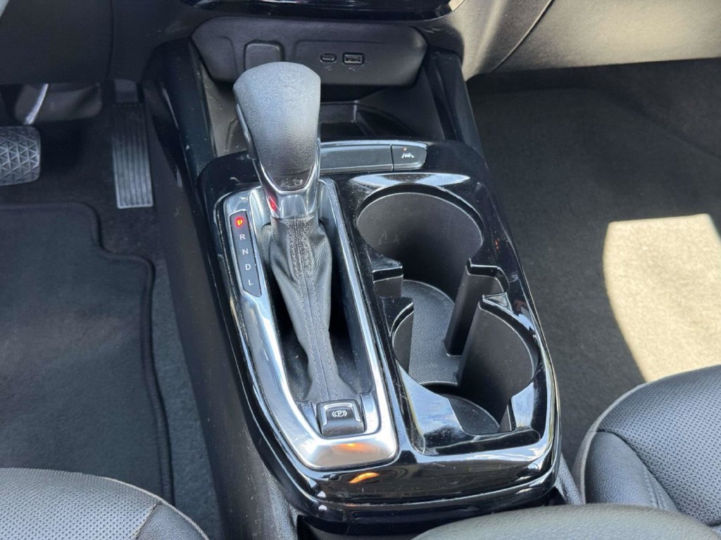 Used 2025 Chevrolet Trax ACTIV w/ Sunroof Package FWD image 7