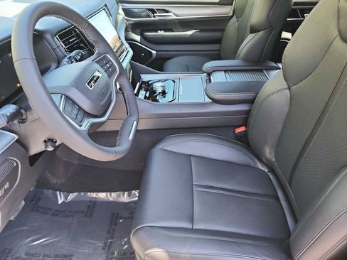 New 2026 Jeep Grand Wagoneer 4WD image 21