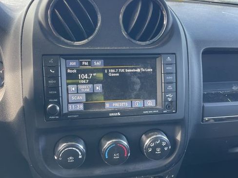 Used 2015 Jeep Patriot Latitude image 31