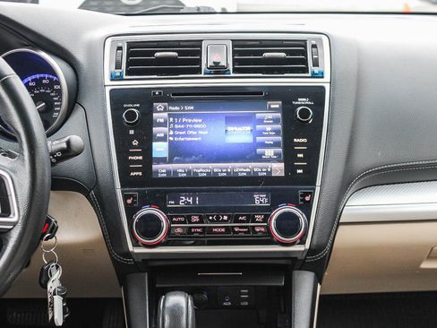 Used 2018 Subaru Outback 2.5i Premium image 14