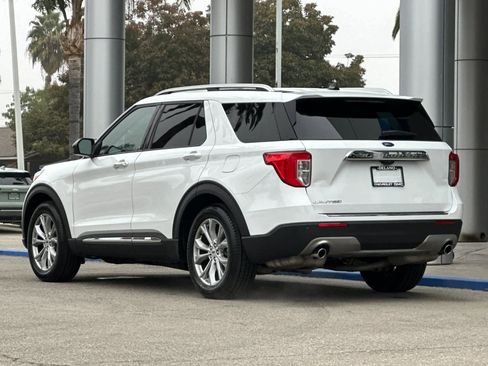 Used 2023 Ford Explorer Limited image 3