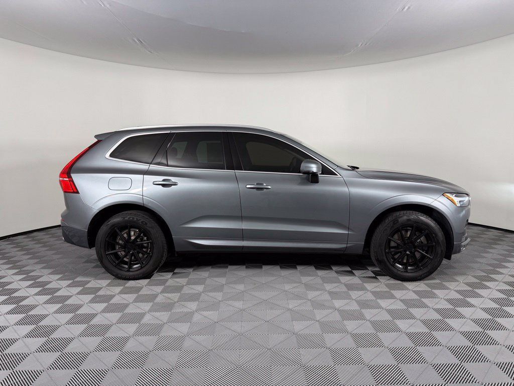 Used 2021 Volvo XC60 T6 Momentum AWD/4WD image 10