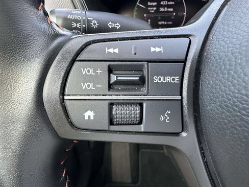 Used 2025 Honda CR-V Sport image 18