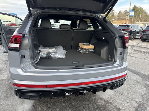 New 2026 Volkswagen Atlas Cross Sport SEL R-Line image 43