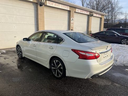 Used 2016 Nissan Altima 2.5 SR image 6