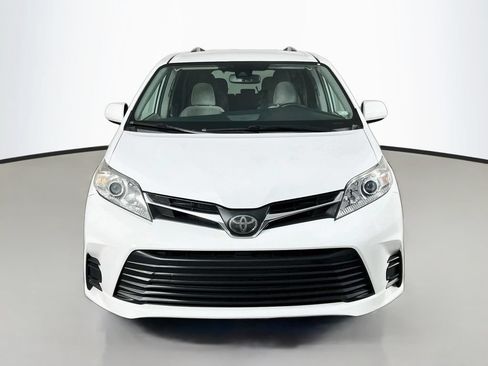 Used 2020 Toyota Sienna LE FWD image 3