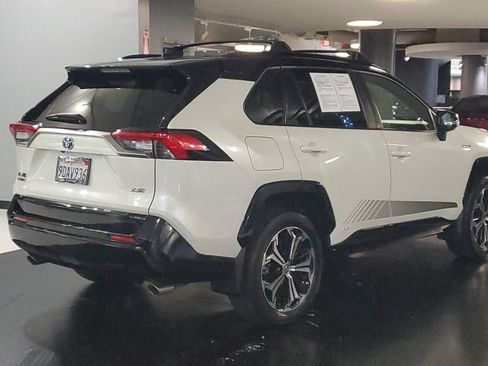 Used 2022 Toyota RAV4 XSE AWD/4WD image 4