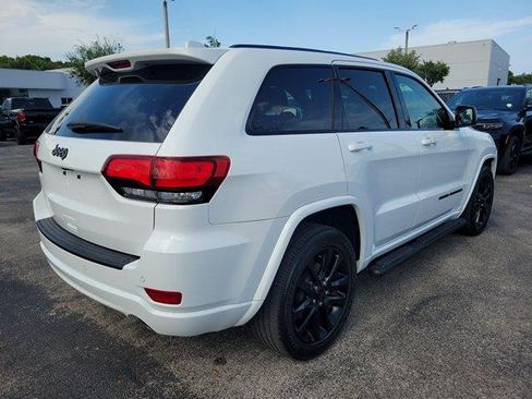 Used 2021 Jeep Grand Cherokee Laredo X RWD image 7
