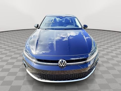 New 2025 Volkswagen Jetta SE image 4
