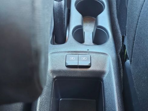 Used 2022 Nissan Kicks S FWD image 29