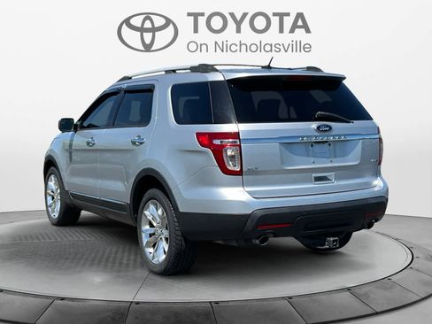 Used 2013 Ford Explorer XLT AWD/4WD image 3