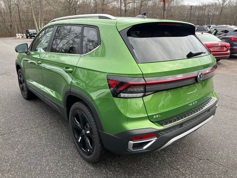 New 2026 Volkswagen Taos SEL image 8