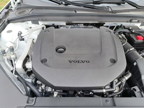 New 2025 Volvo S90 B6 Plus image 9