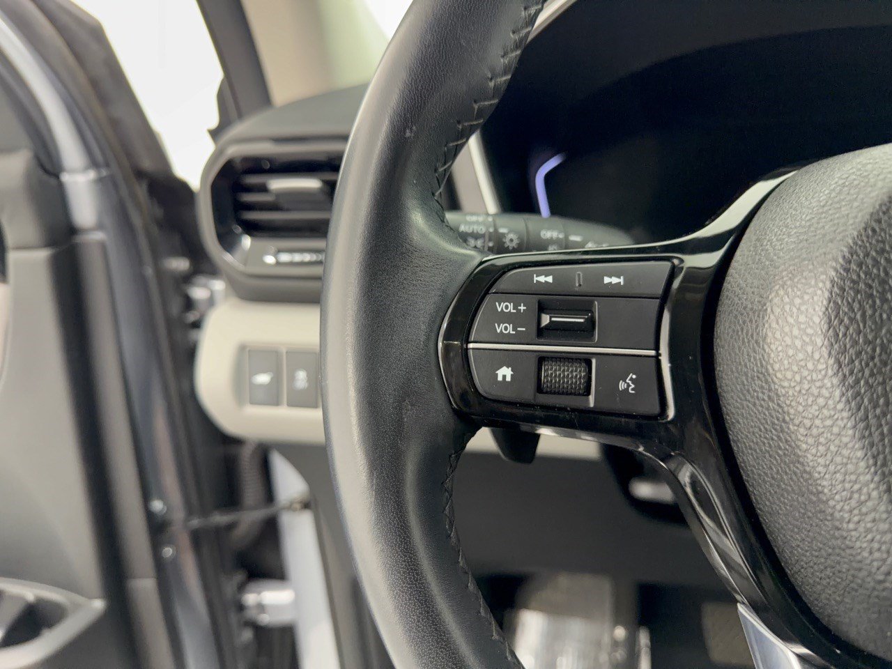 Used 2023 Honda Pilot EX-L image 18