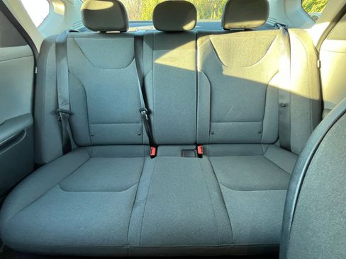 Used 2025 Kia K4 LXS image 37